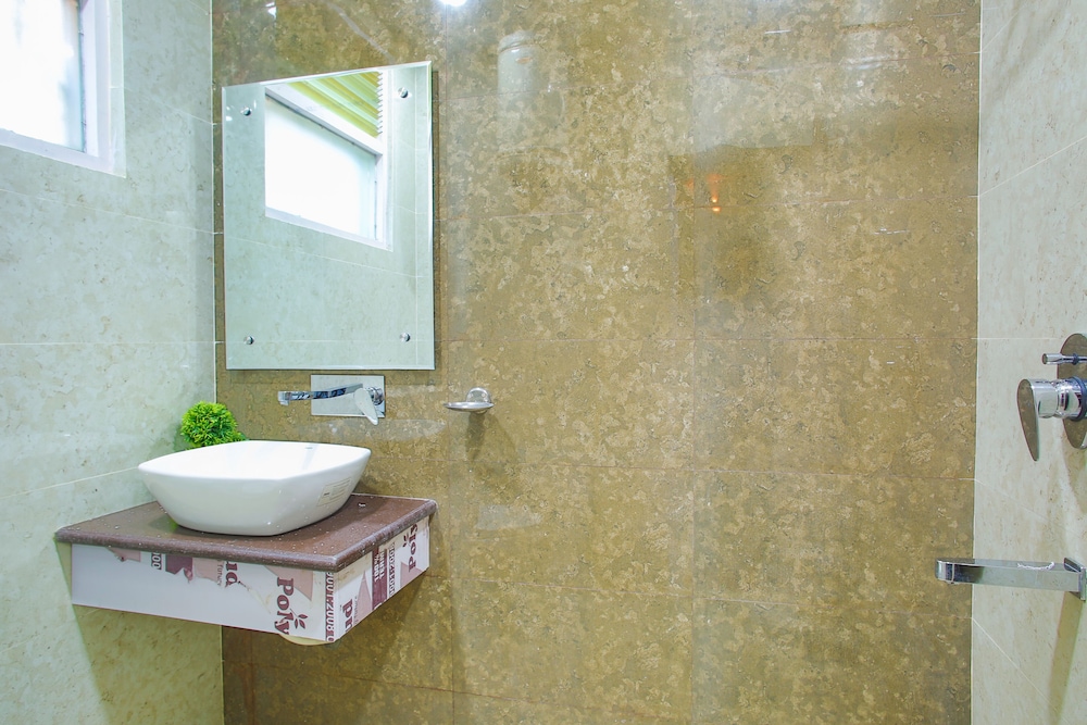 HOTEL RAGHUNATH 25/28