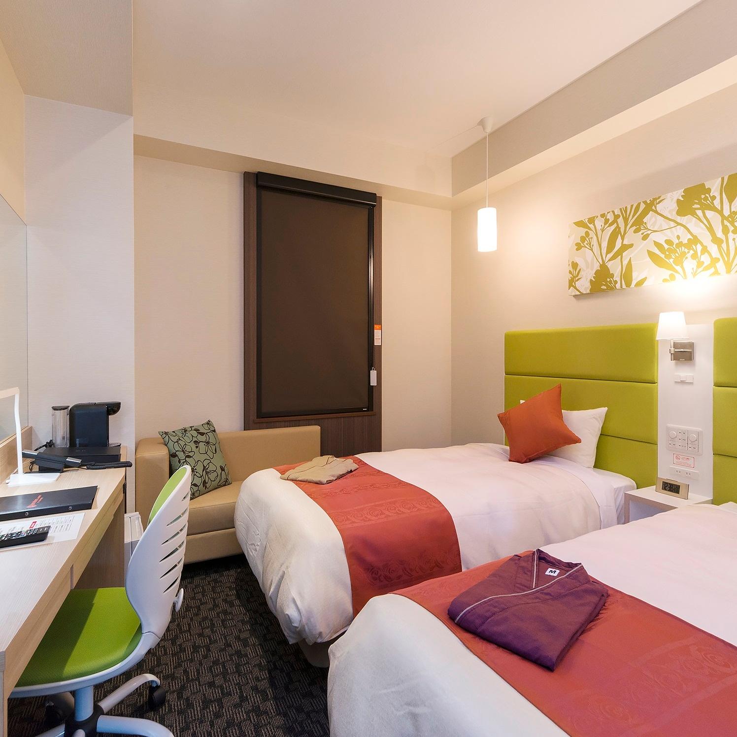 Moderate, Twin Beds, No View, Smoking