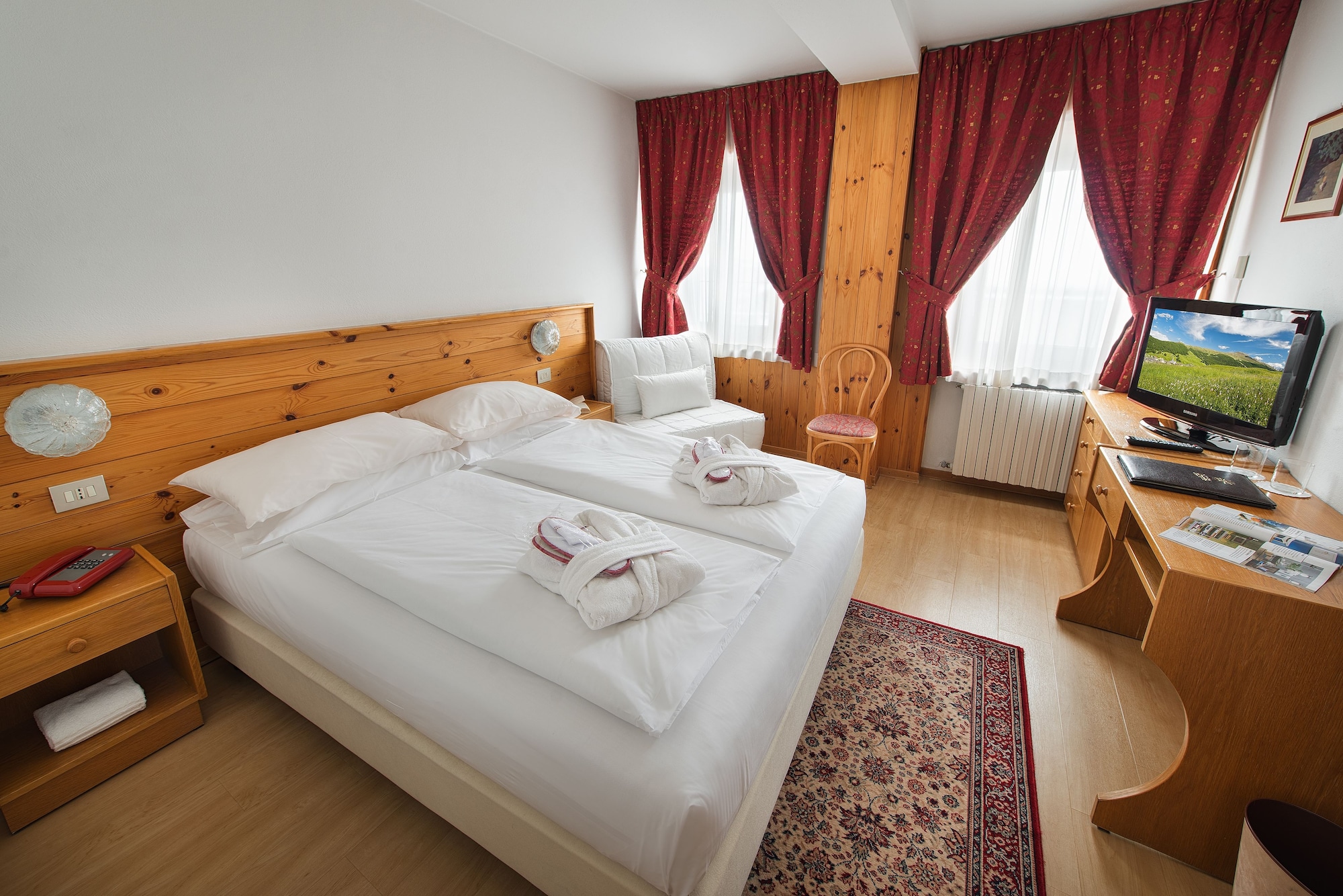 COMFORT, DOUBLE OR TWIN BED