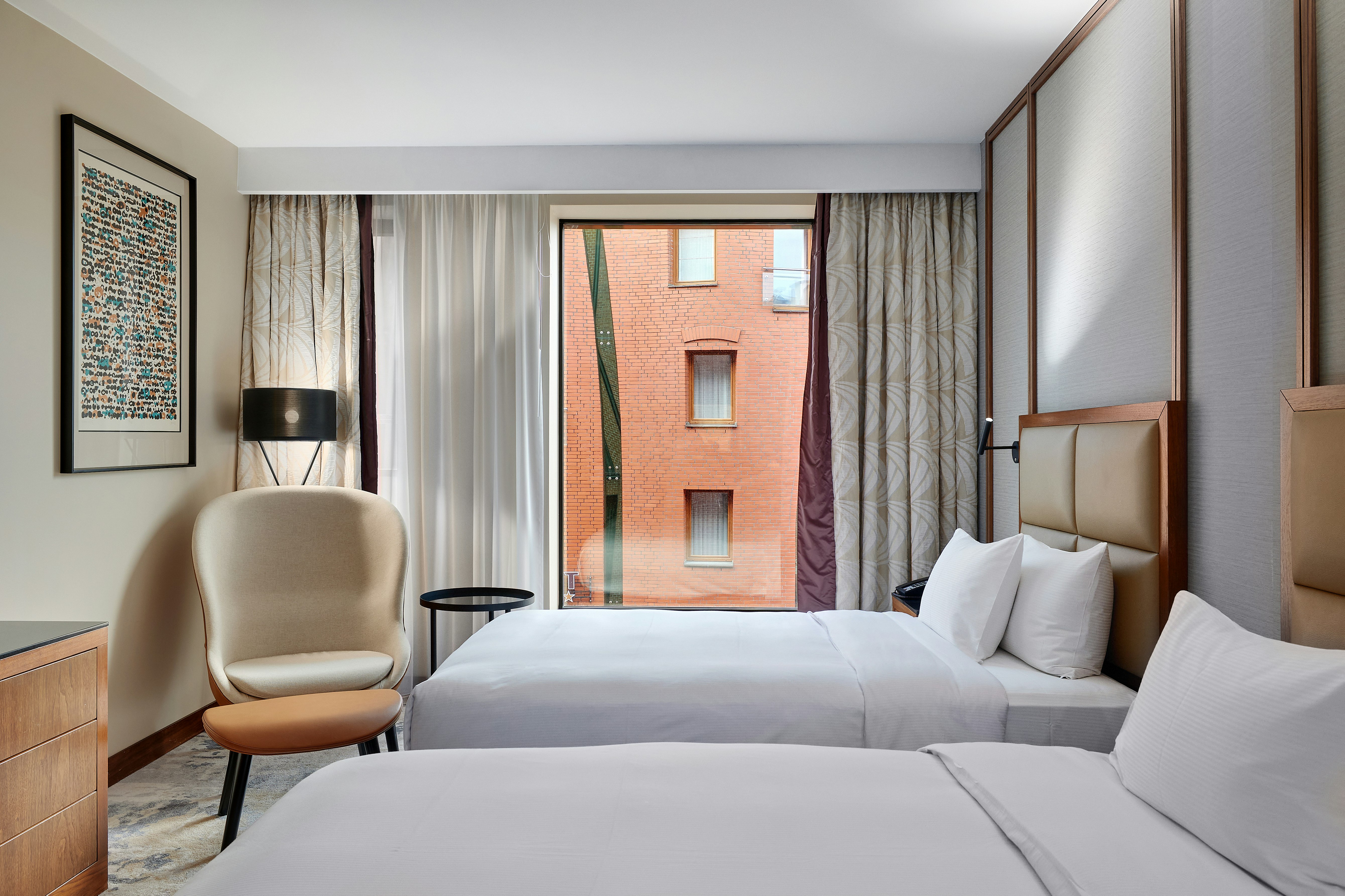GUEST ROOM, TWIN BEDS