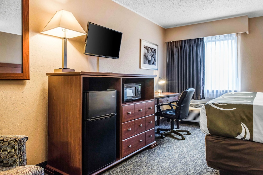 Quality Inn Austintown-Youngstown West 29/35