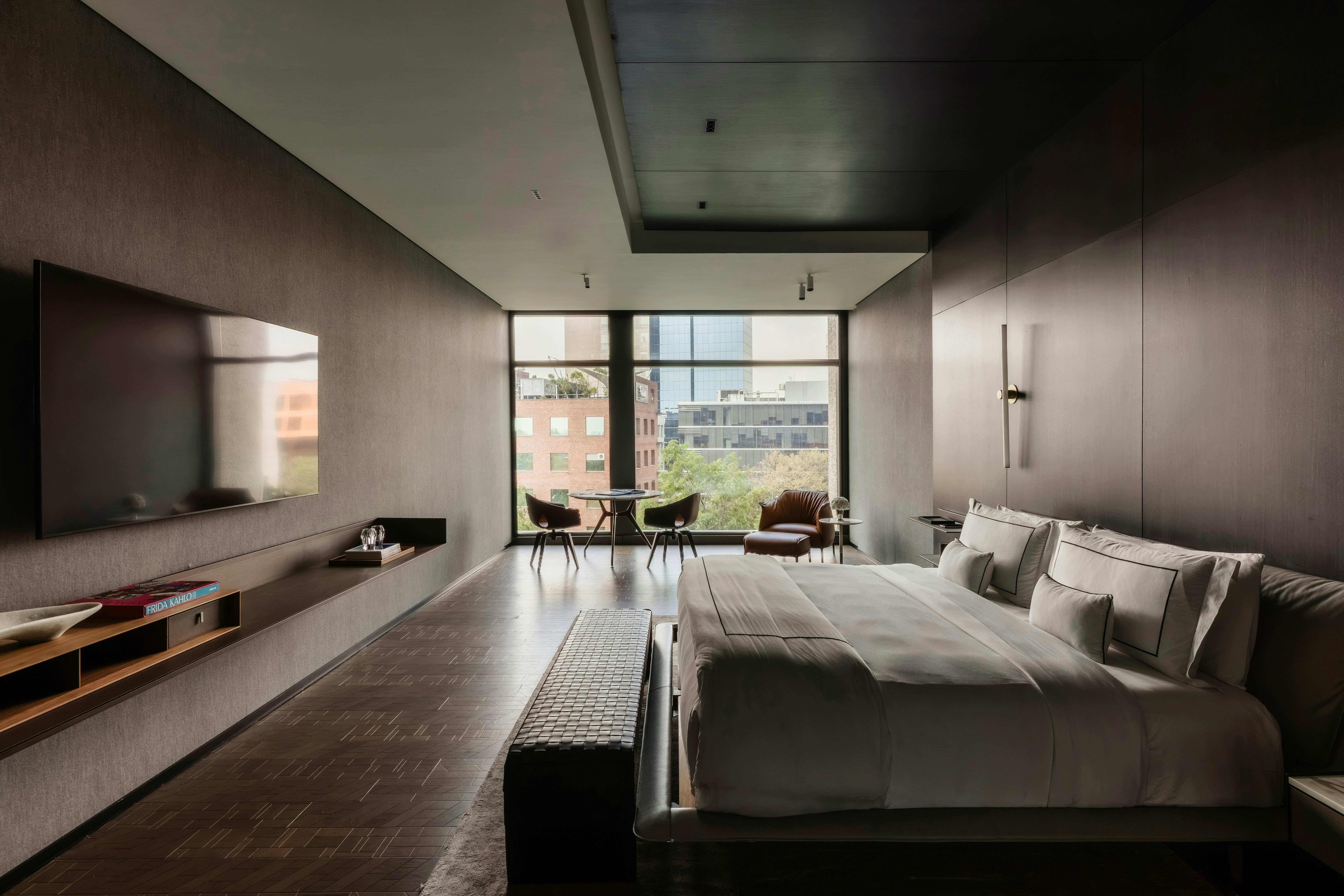 ALEXANDER HOTEL 17/60