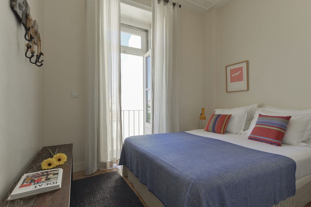 Room, Queen Bed, Small