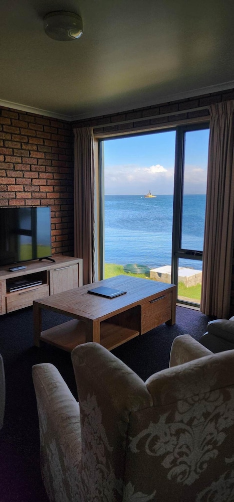 STANLEY VILLAGE WATERFRONT ACCOMMODATION 55/70