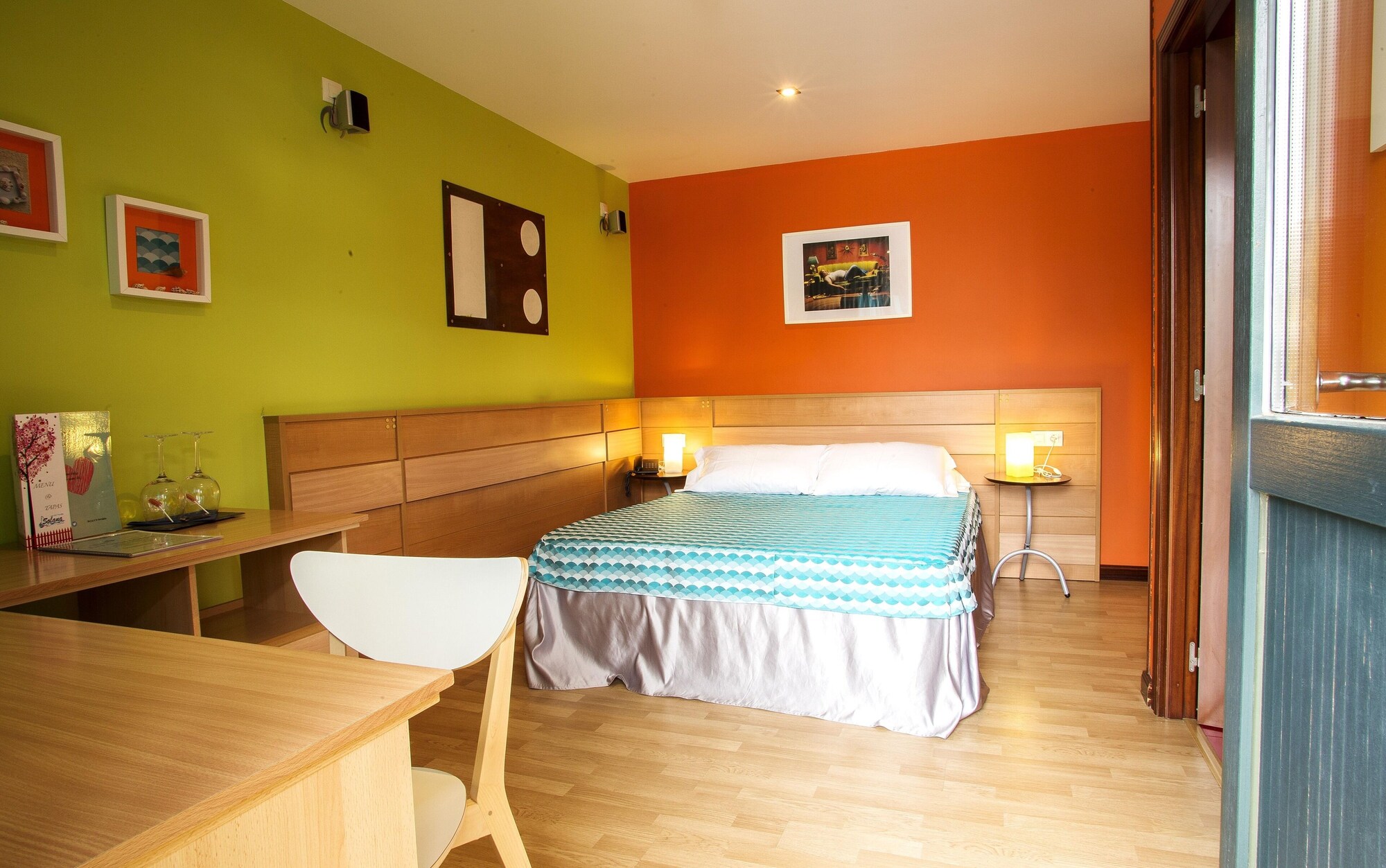 City, Double Bed