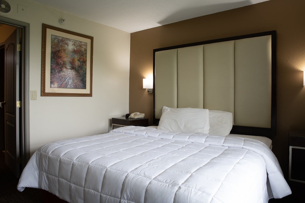 BlissPoint Inn and Suites Marion 7/47