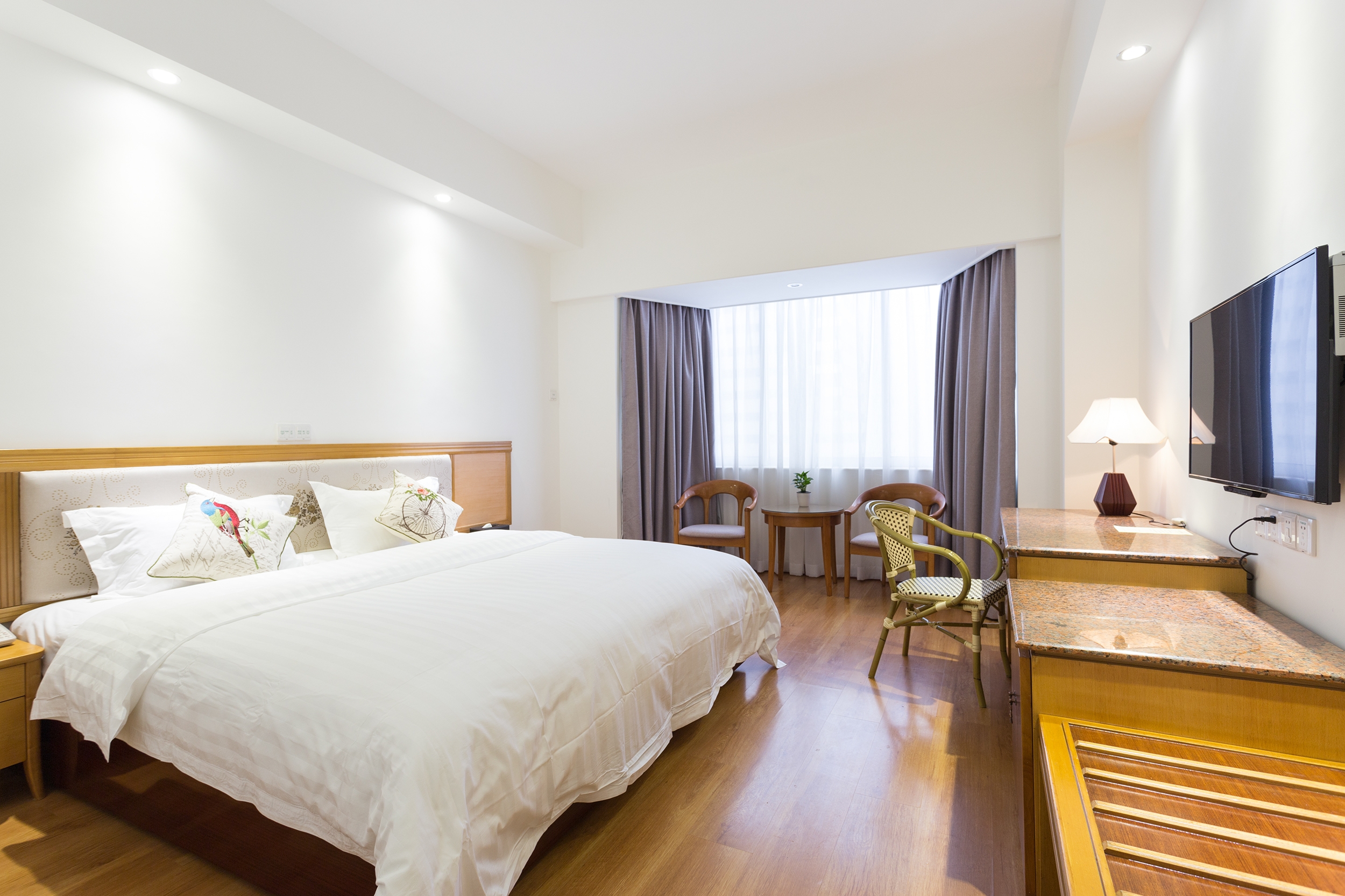 Zhuhai Special Economic Zone Hotel 10/23