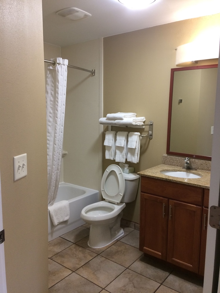 Candlewood Suites Jacksonville 70/72