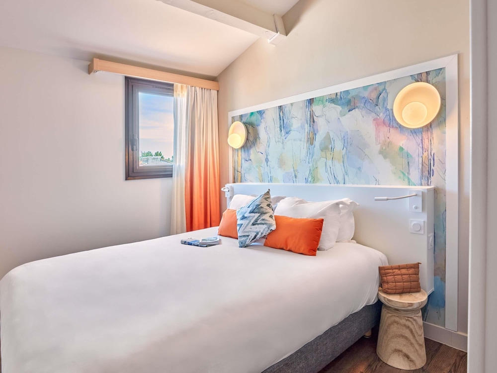 2 BEDROOMS, APARTMENT