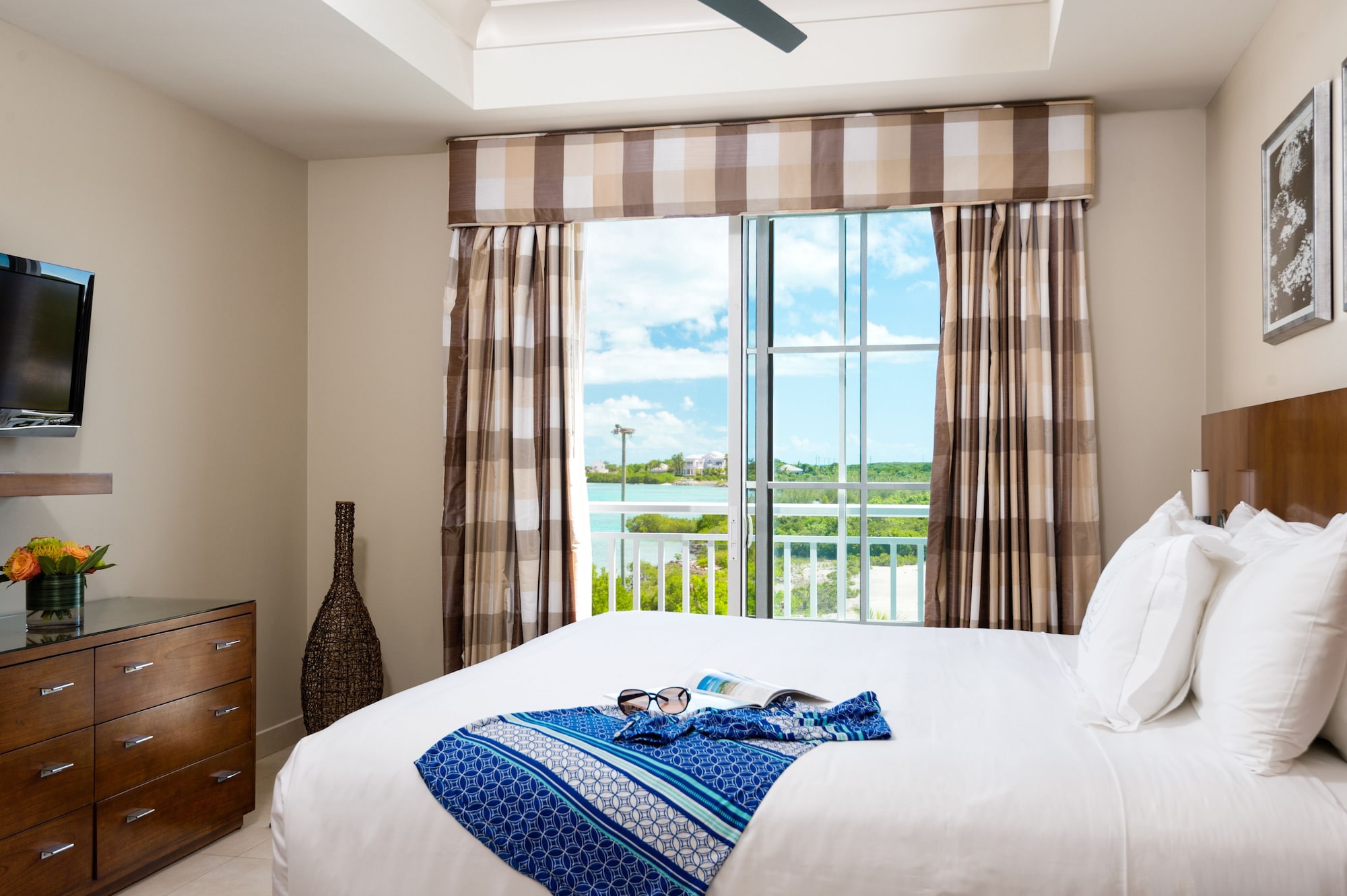 2 BEDROOMS, SUITE, OCEAN FRONT