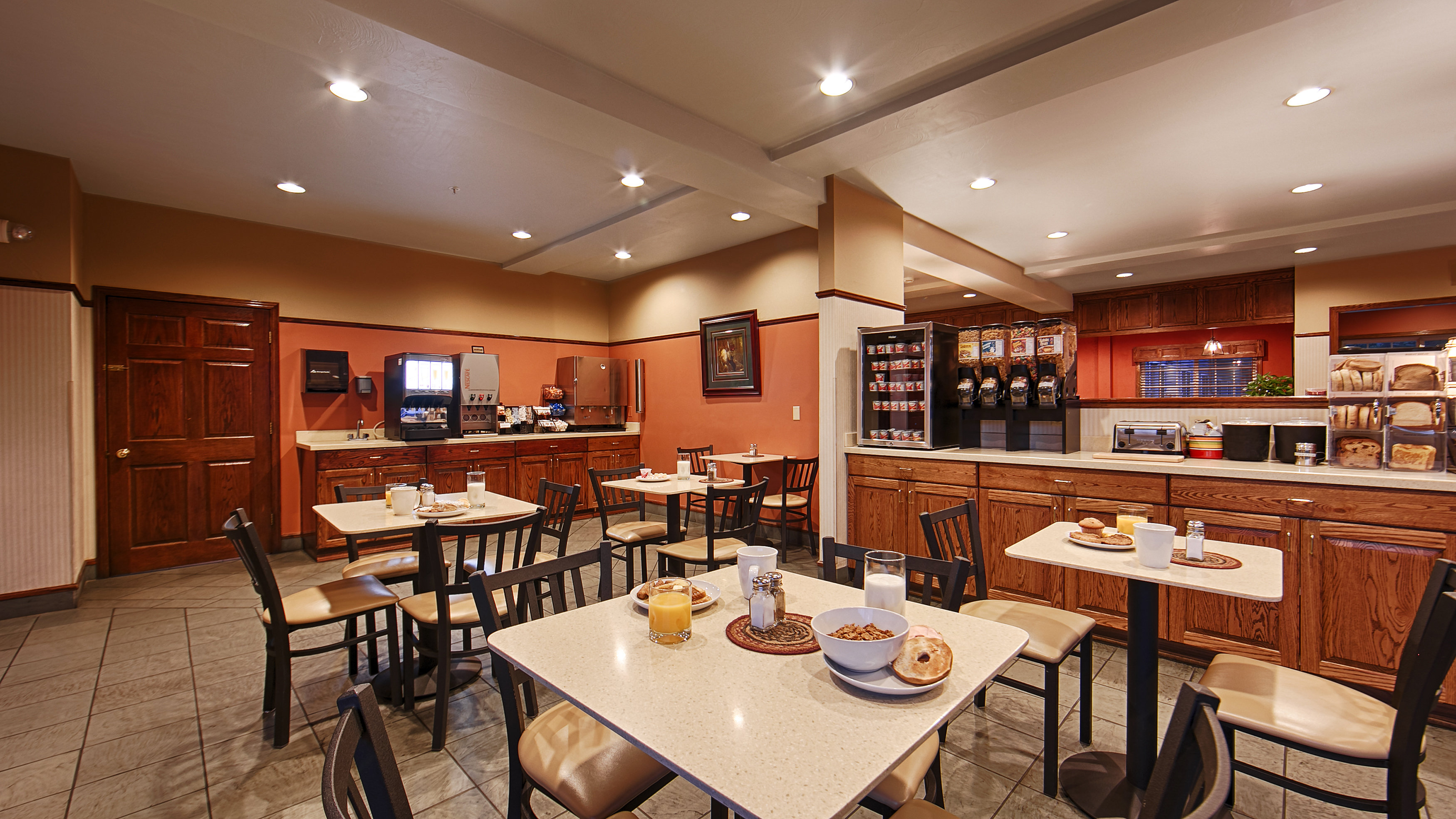 Best Western Desert Inn 33/50