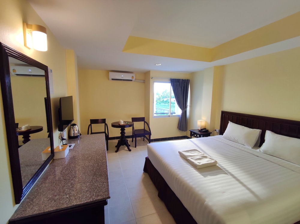 The Chanthong Residence and Hotel Pattaya 7/24