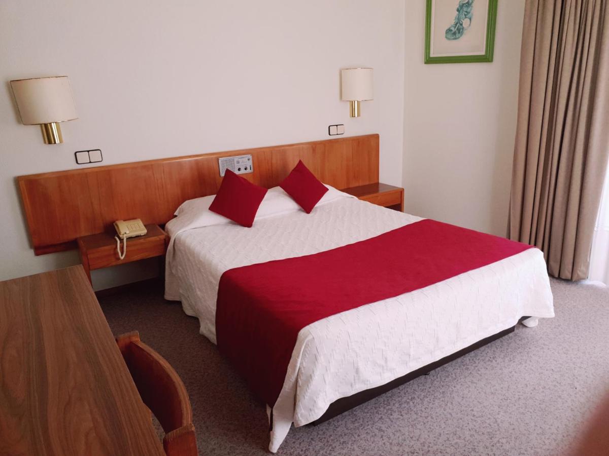 Hotel Luso Brasileiro 1/16