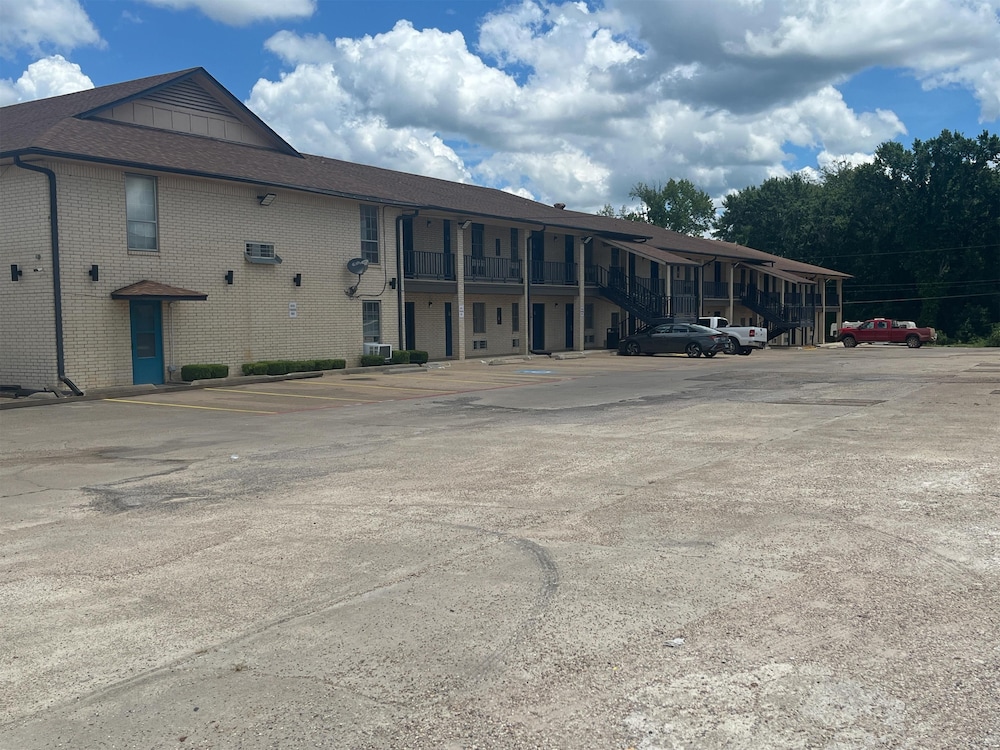 Motel6 New Boston, TX 44/47