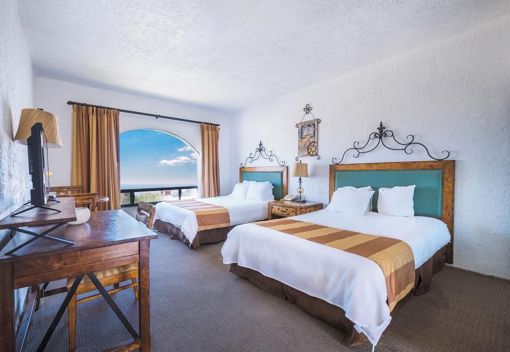 Real Del Mar Golf Resort And Spa 18/64