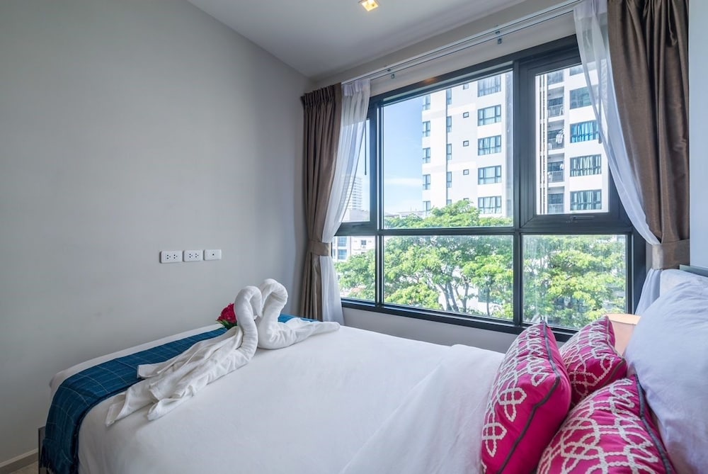 The Base Condo Pattaya by Supee 10/50