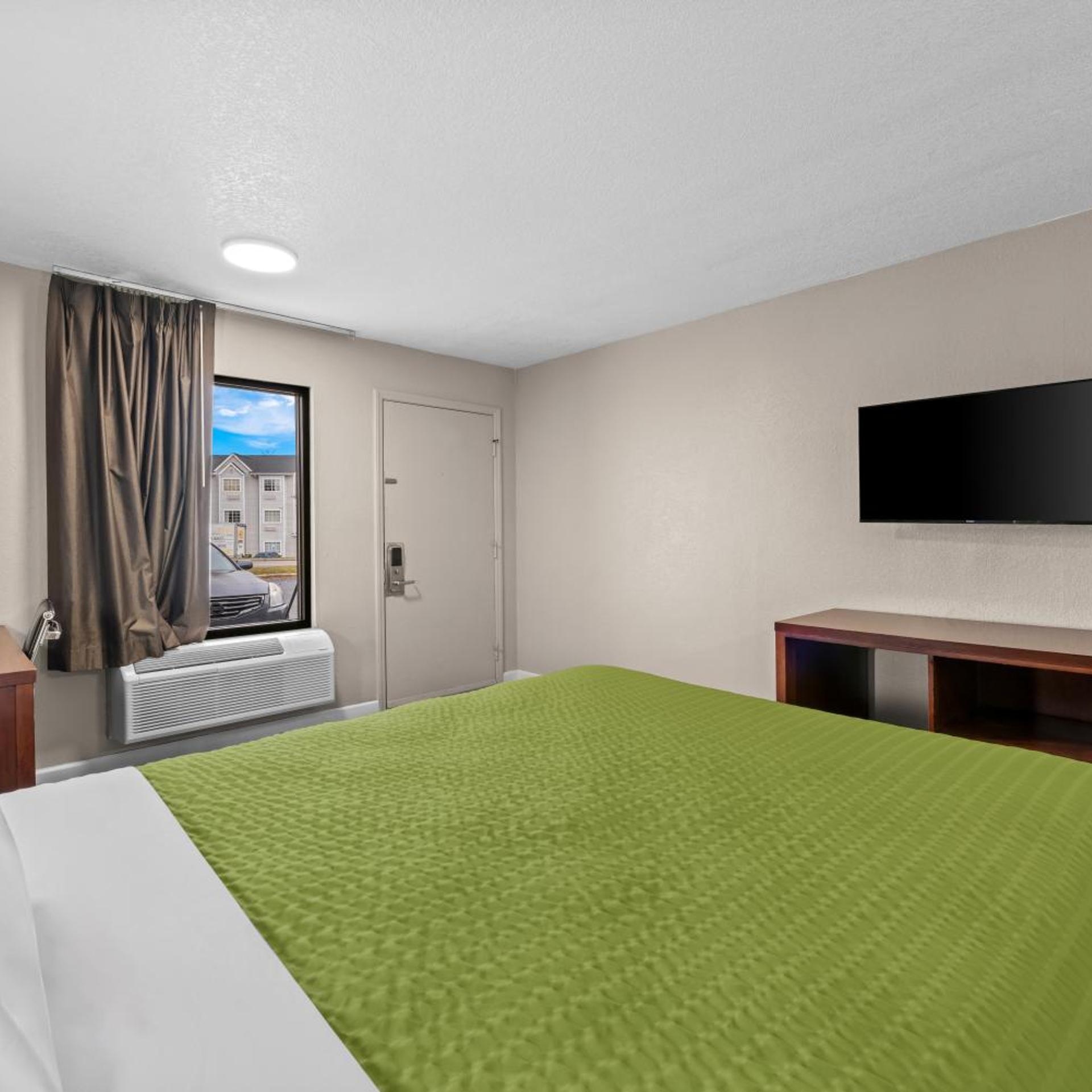 Room, Queen Bed, Exterior Entrance، Econo Lodge Kannapolis - Concord 8/10