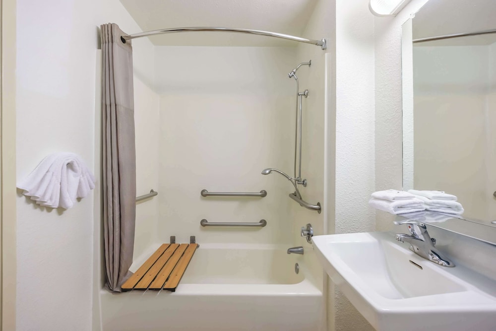 Studio6 Seattle, WA – Sea-Tac Airport South 27/31
