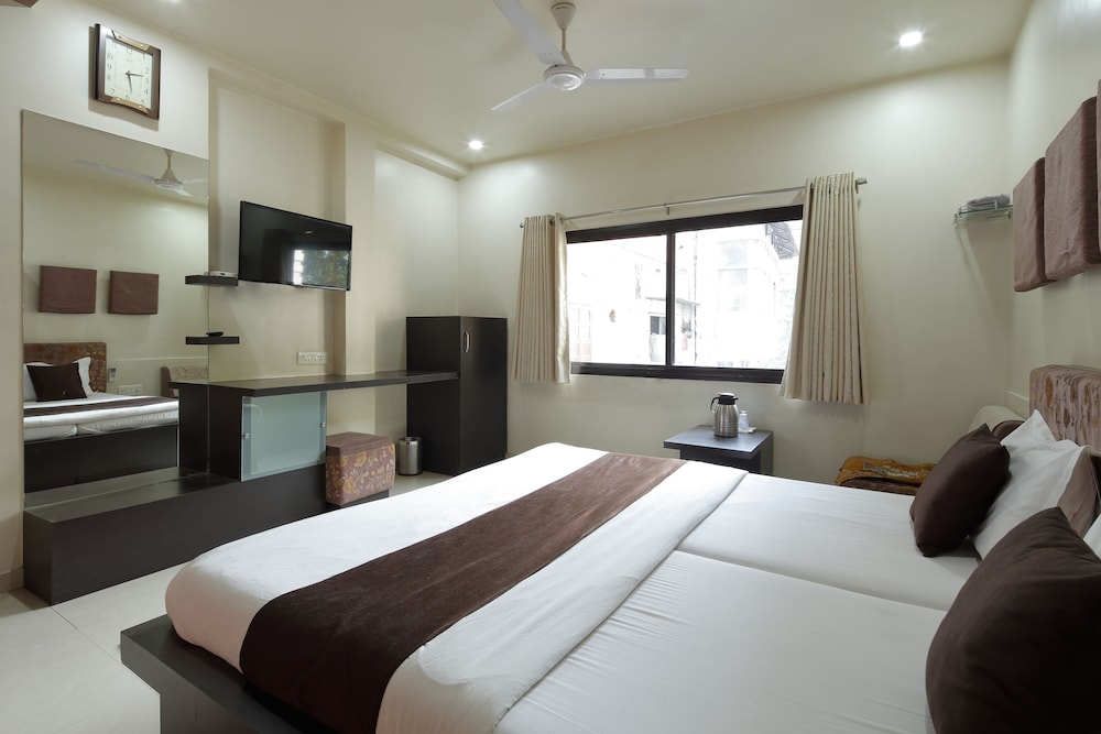 Hotel Good Night 32/50