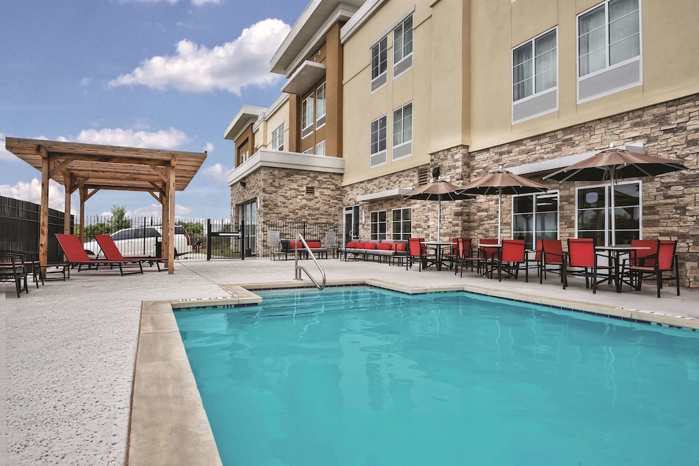La Quinta by Wyndham San Antonio by Frost Bank Center 6/37
