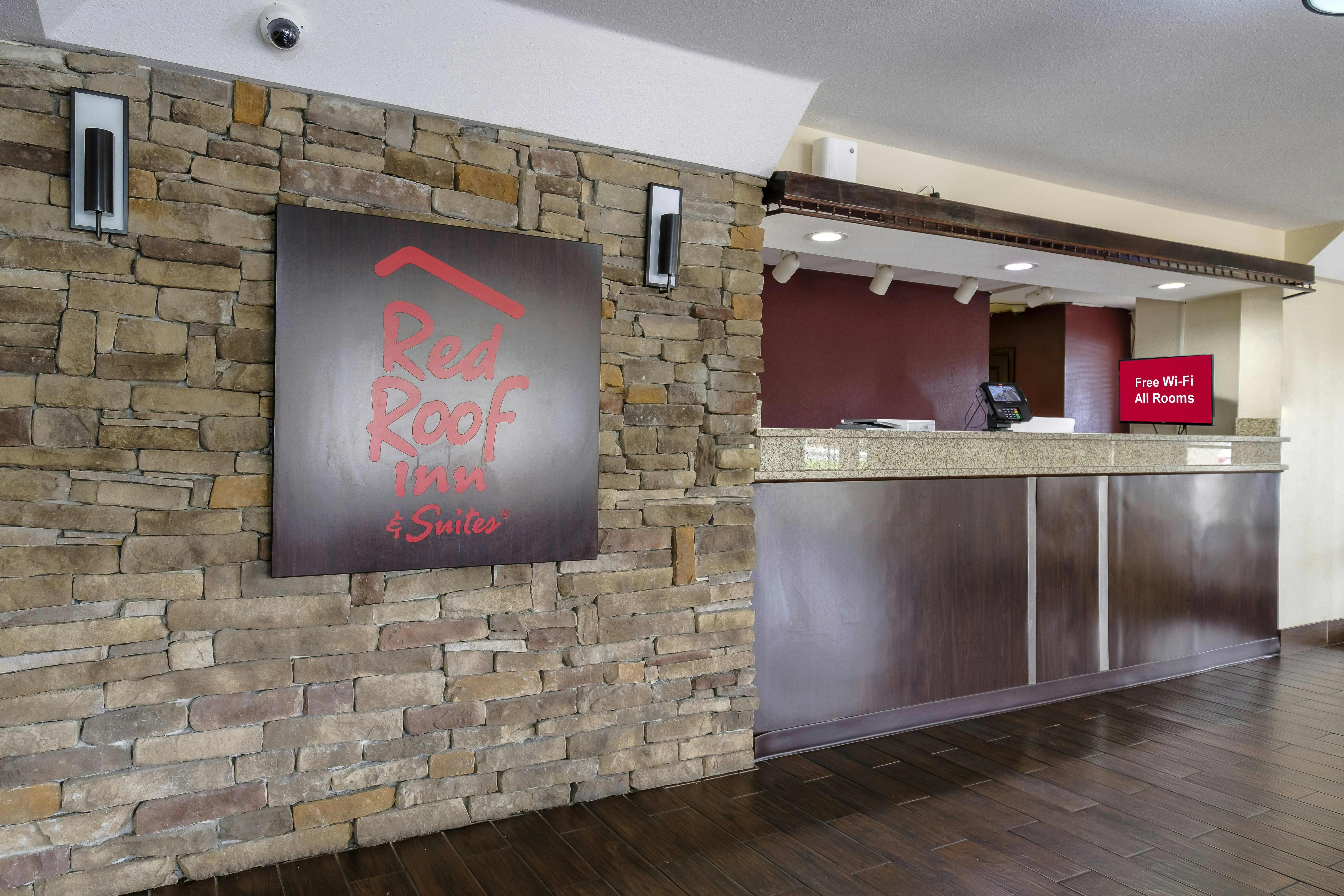 Red Roof Inn and Suites Mobile SW - I-10 8/25
