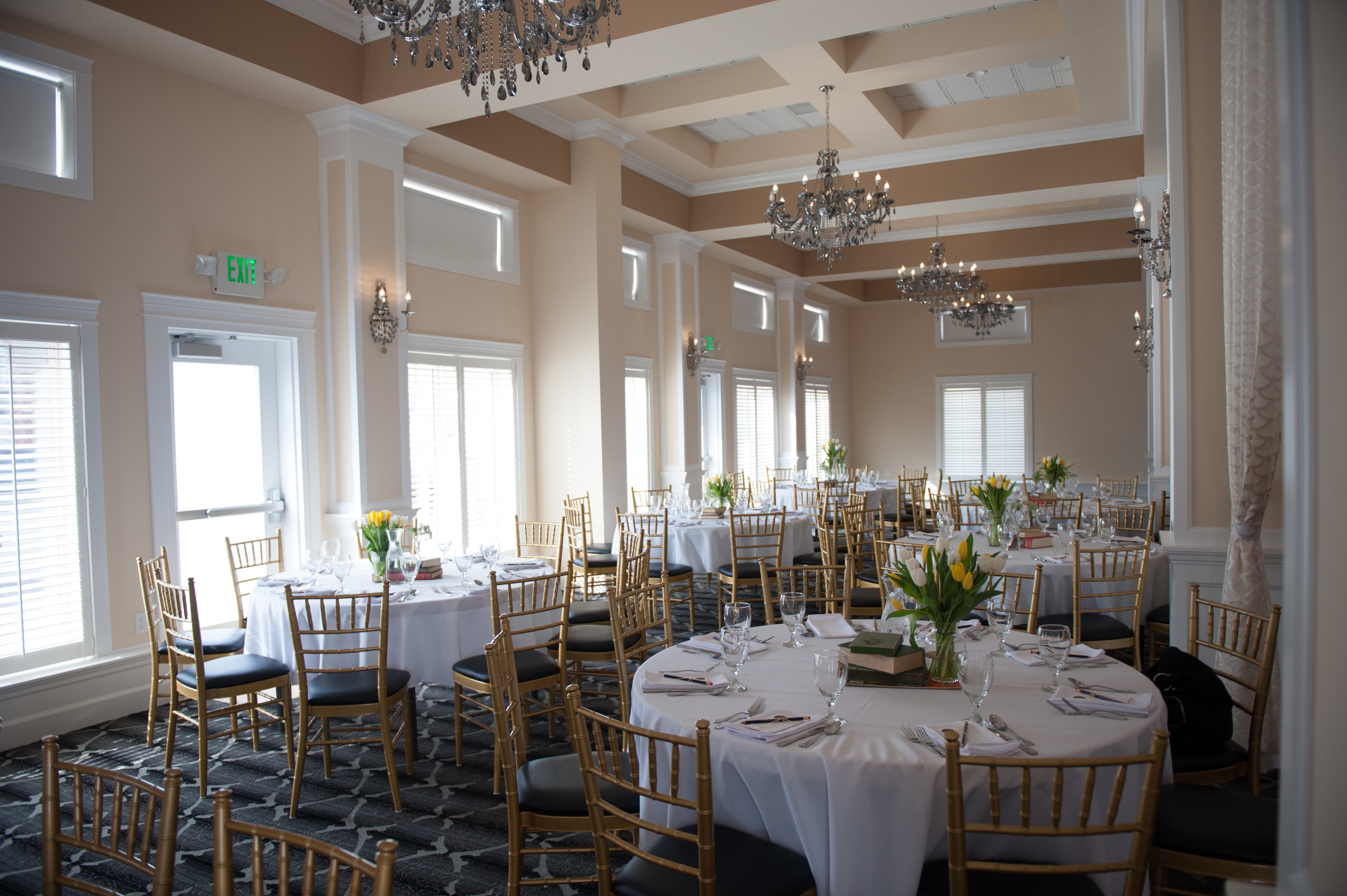 Majestic Inn & Spa 72/80