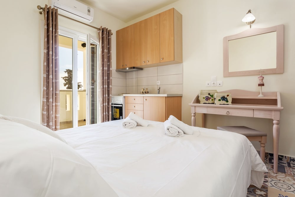 Stafylos Suites Boutique Hotel 11/50