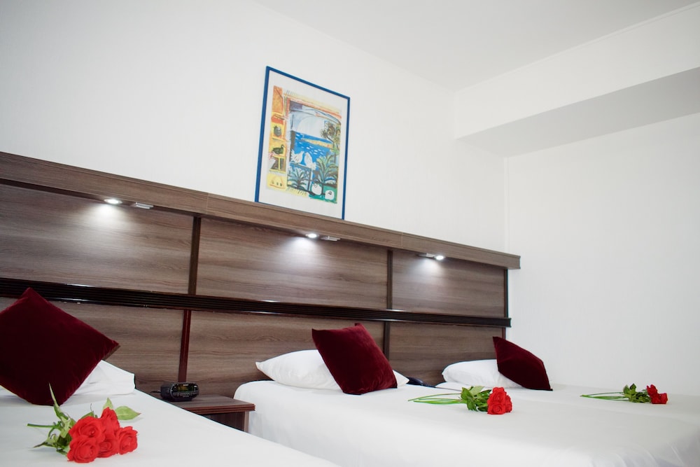 Hotel Le Paris 42/56