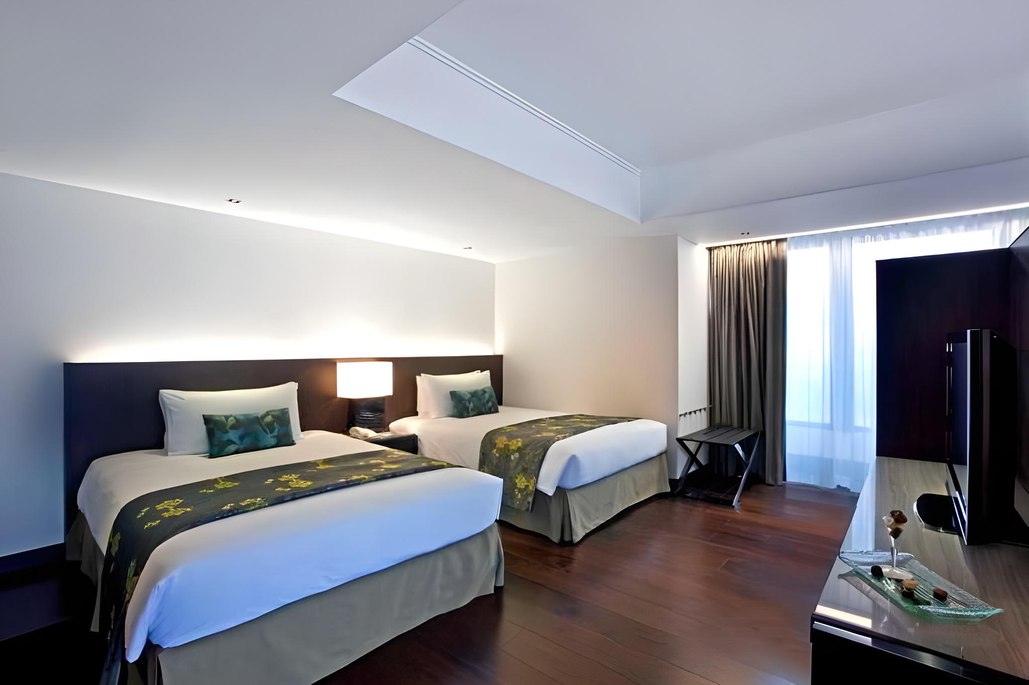 Room, Harbour View, Tower One