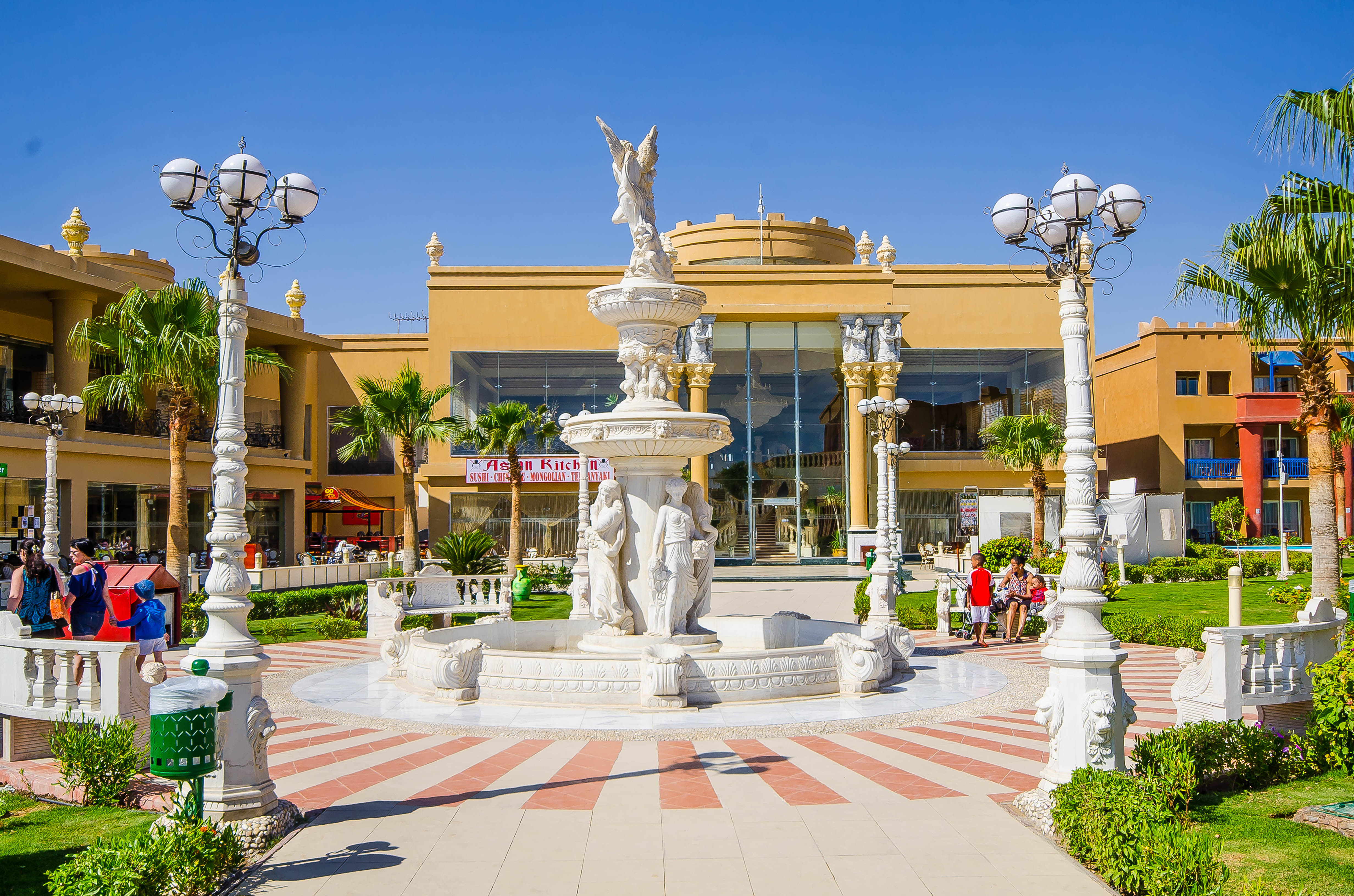 Titanic Palace 17/24