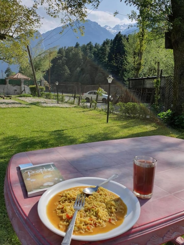 Zebrina Guest House 26/50