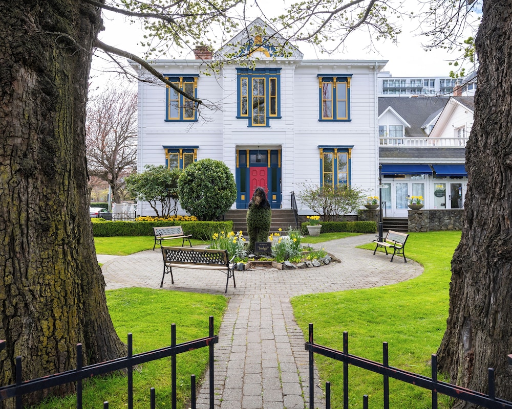 Pendray Inn and Tea House 47/55