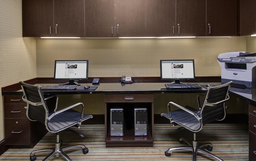 Hampton Inn Suites Smithfield 30/31