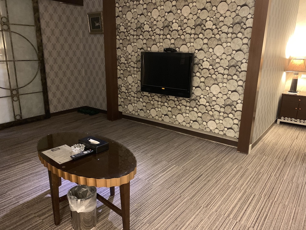 Crystal Motel 40/46