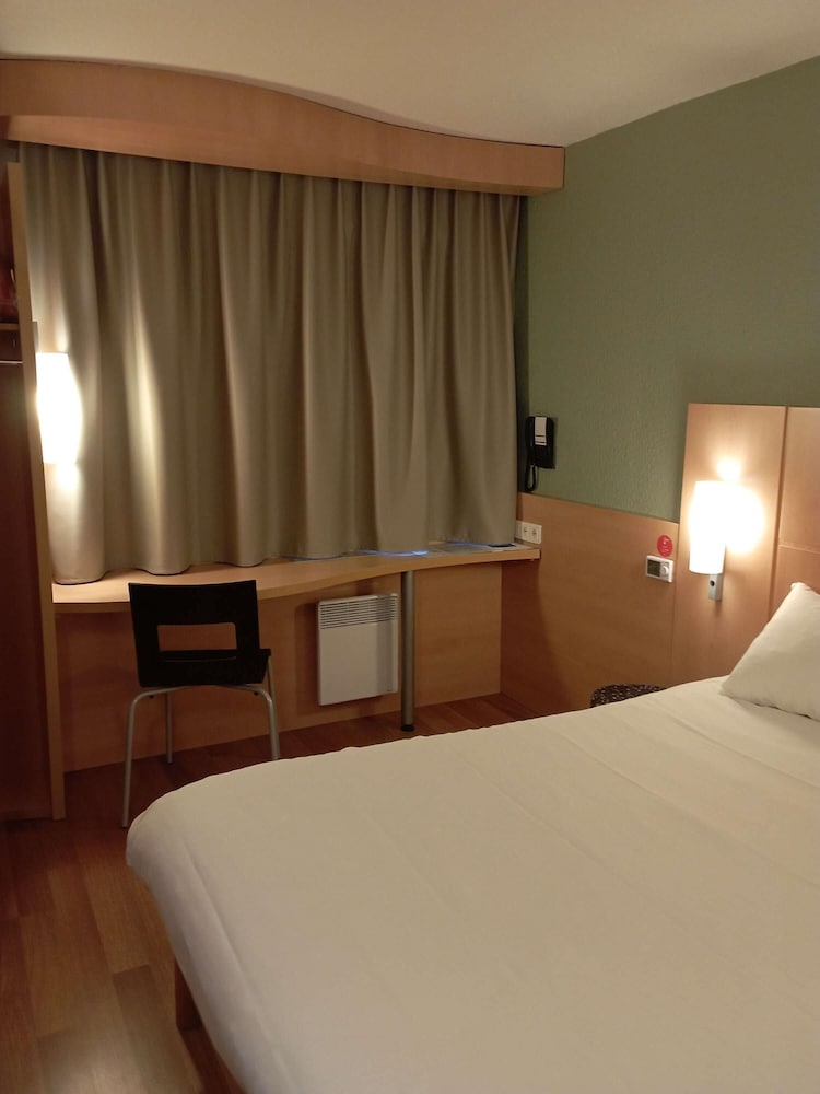 Hotel Ibis Fourmies 18/51