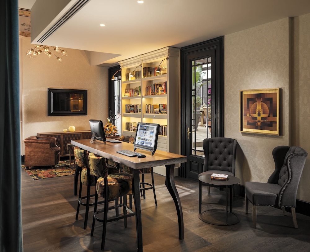 H10 Catalunya Plaza Boutique Hotel 61/73