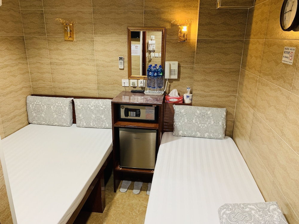 Sleep In Hotel 15/50