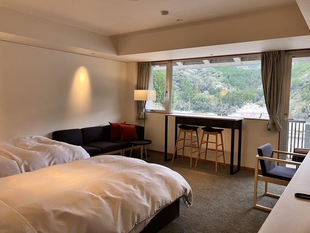 Renovated, Western, Twin Beds