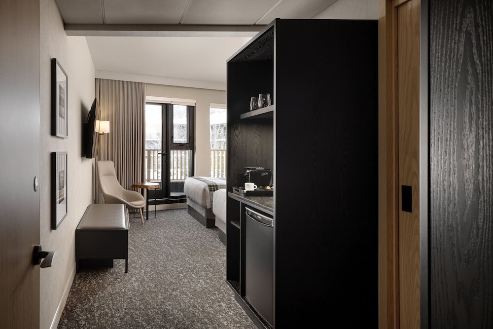 Peaks Hotel & Suites 29/50