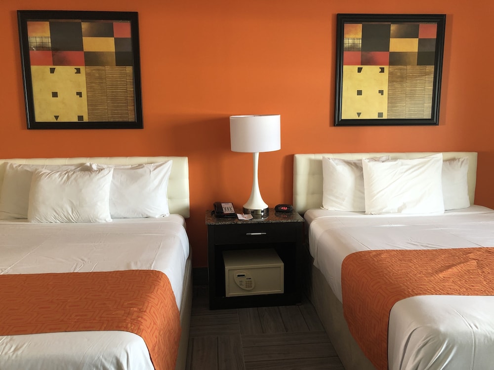 Howard Johnson by Wyndham North Bergen 9/21