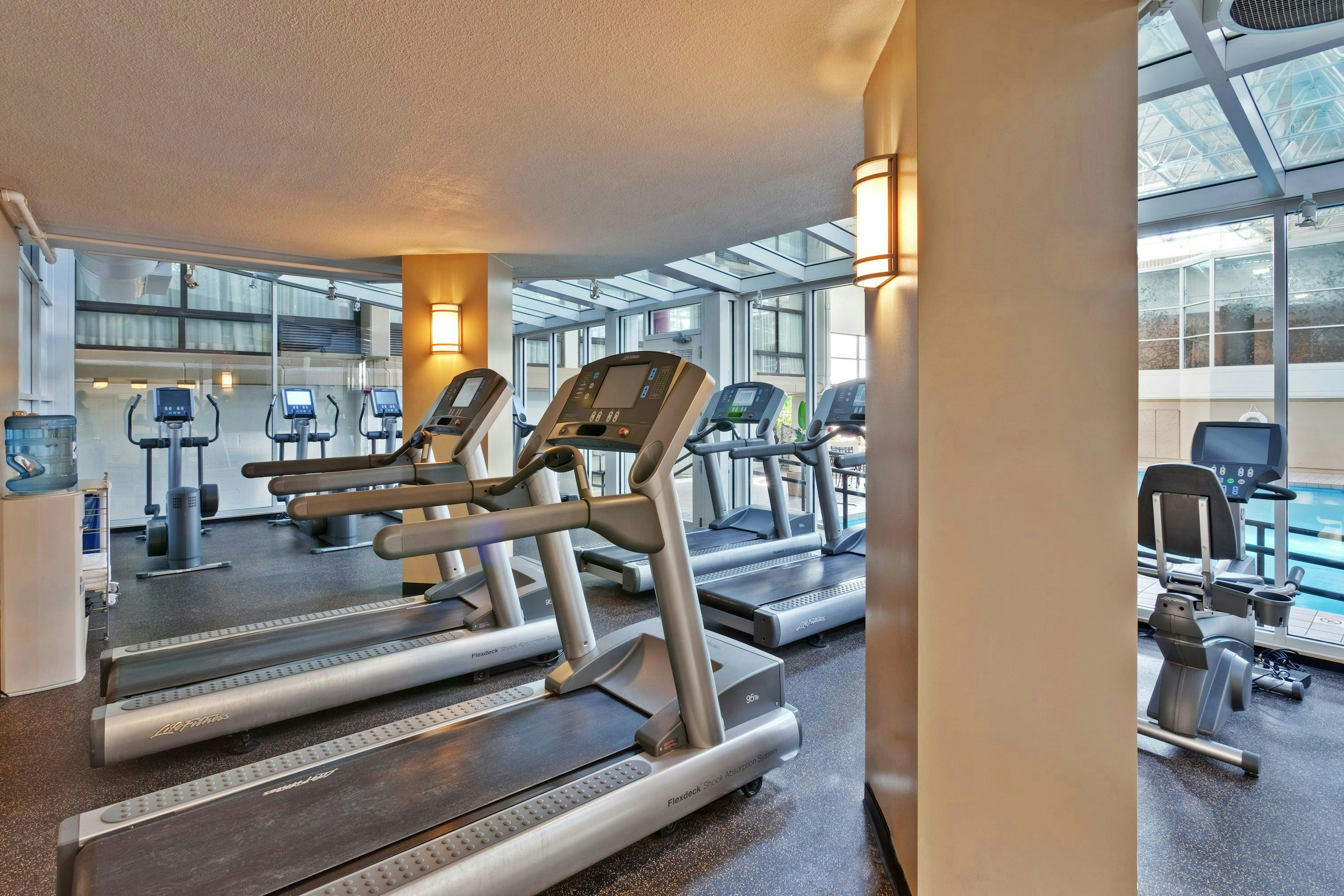 Crowne Plaza Chicago O'Hare Hotel & Conference Center 16/47