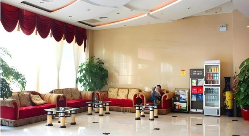 Yijian Haoting Holiday Hotel 35/46