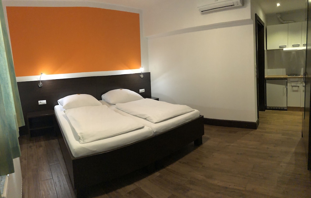Hotel Konig 20/71