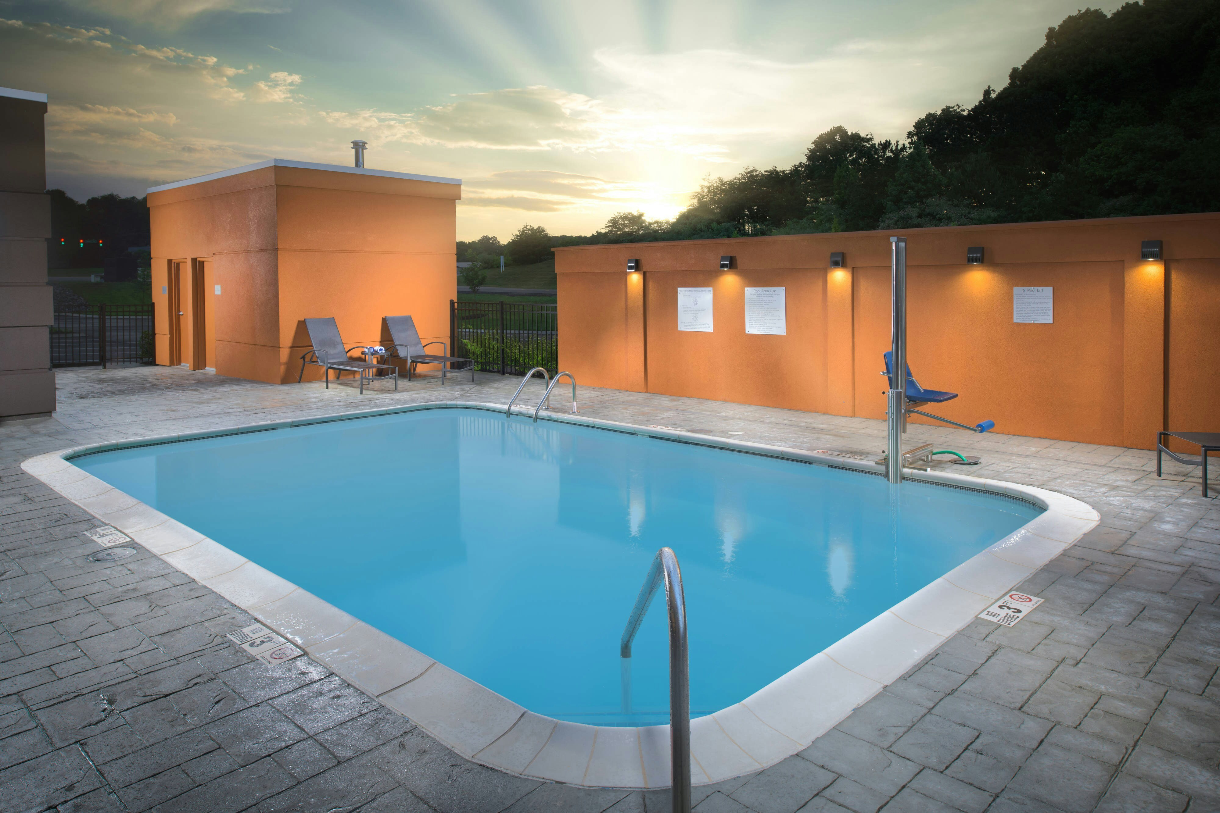 Fairfield Inn and Suites Athens Marriott 26/46