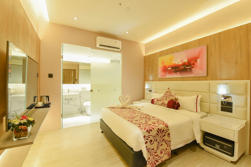 STANDARD, QUEEN BED, NO WINDOW