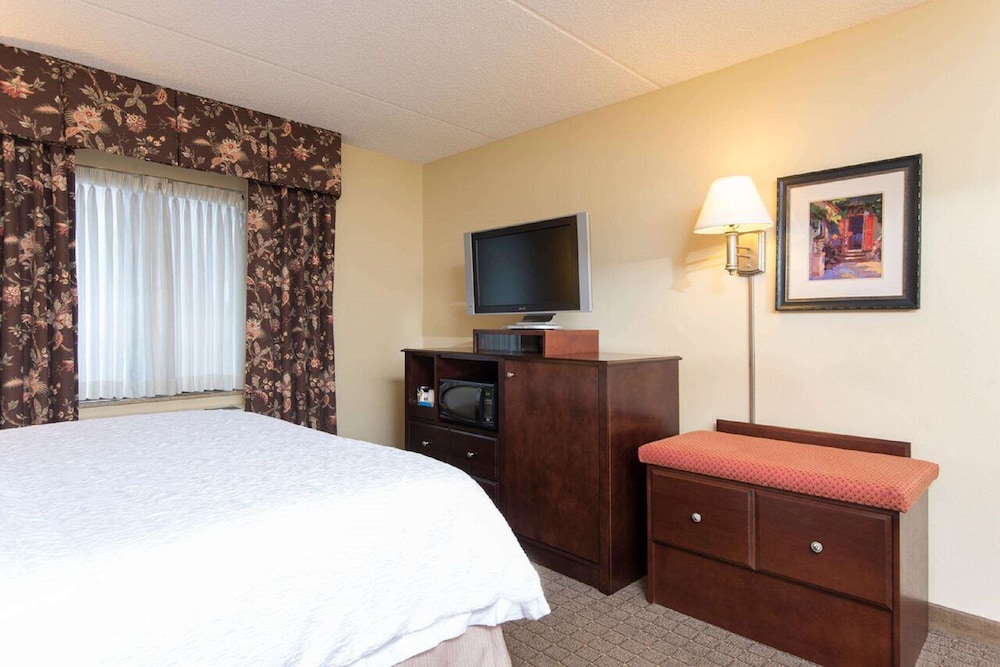 Hampton Inn Schenectady 2/48