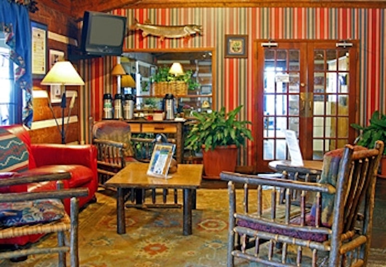 GREAT SMOKIES INN CHEROKEE 28/36