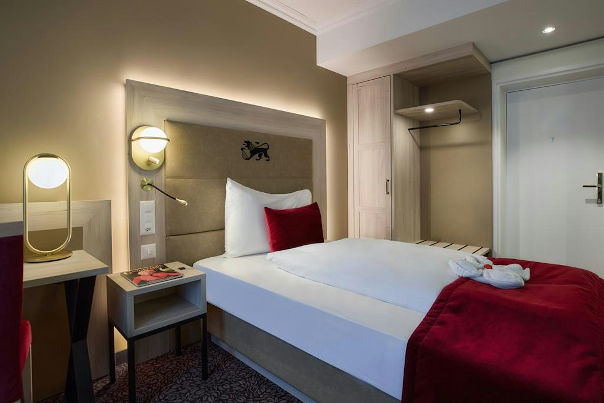 HOTEL ST GOTTHARD 34/84