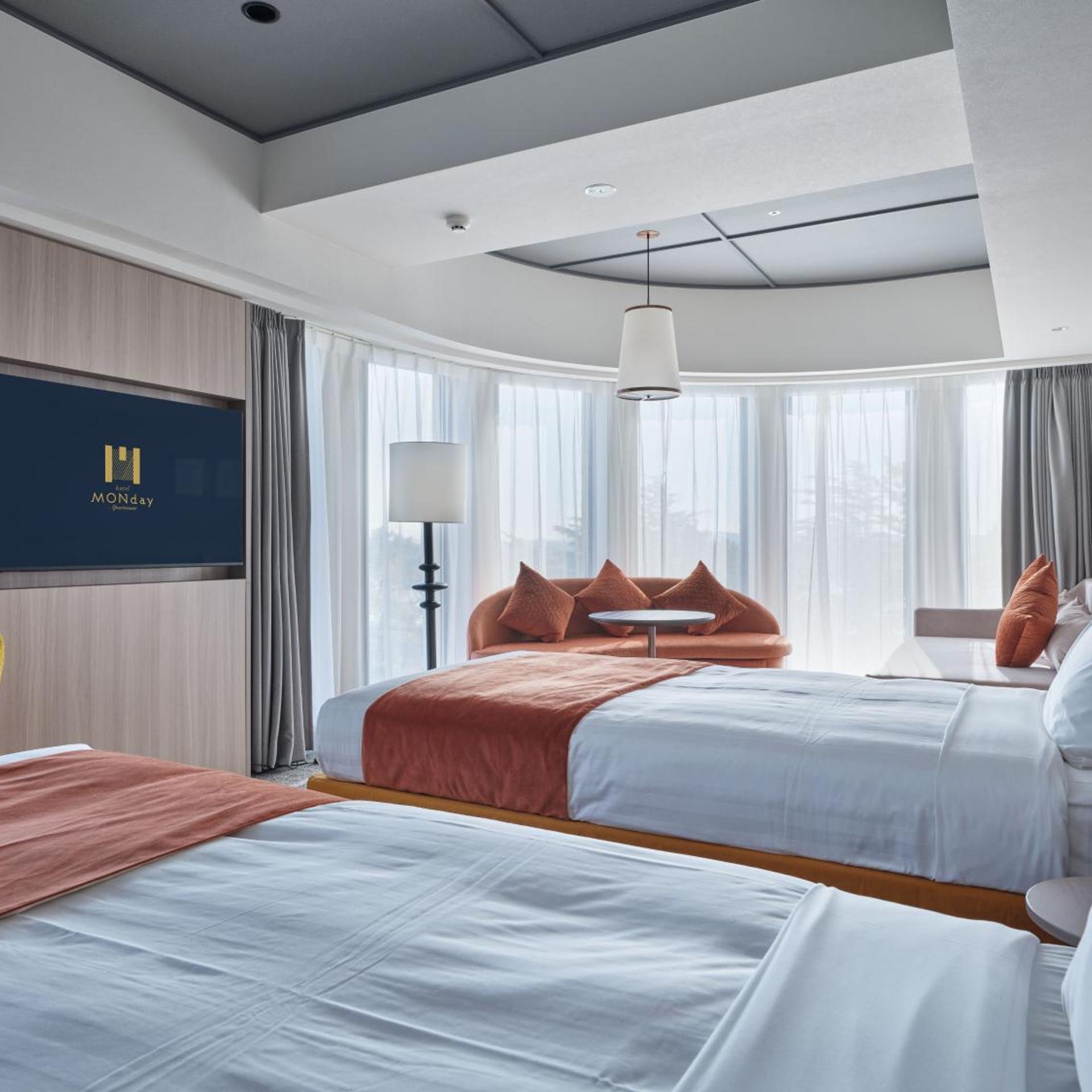 Suite, River View