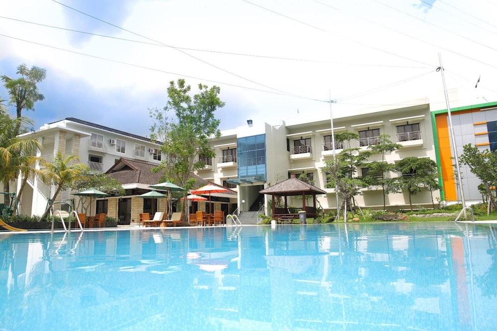SAMARA RESORT 7/72